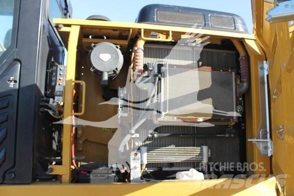 CAT 323FL حفارات زحافة