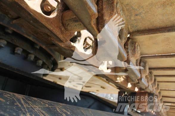 CAT 326FL حفارات زحافة