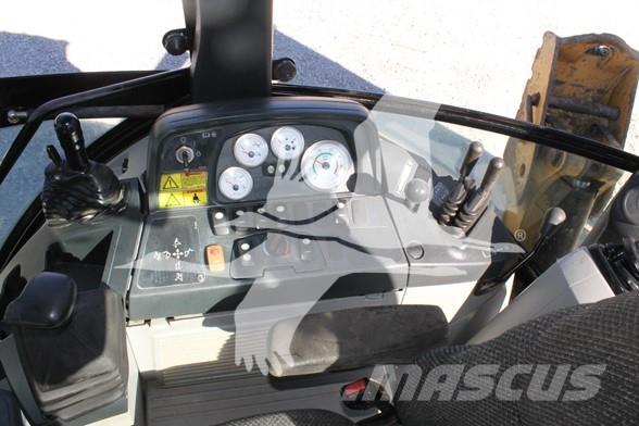 CAT 420E لوادر ذات جرافات عكسية