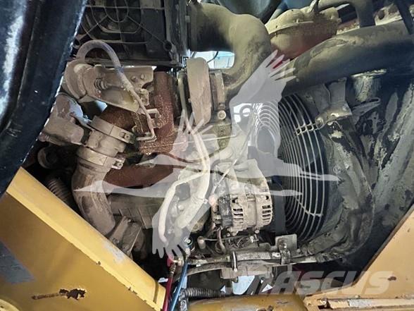 CAT 420F2 IT لوادر ذات جرافات عكسية