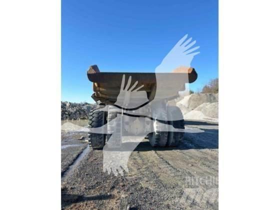 CAT 773B ساحبات مفصلية