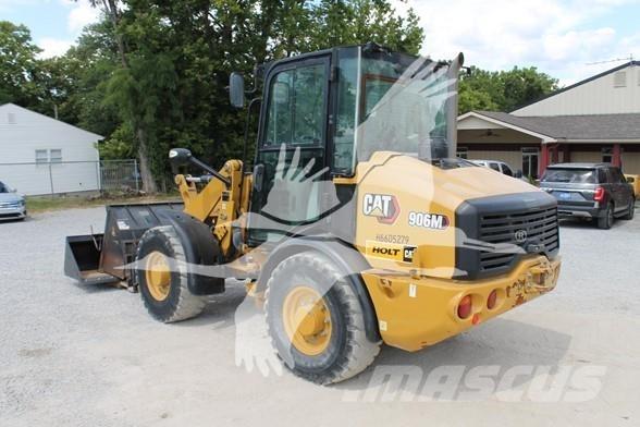 CAT 906M لوادر بعجل