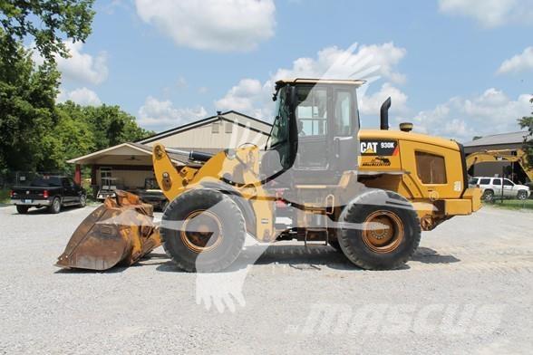 CAT 930K لوادر بعجل