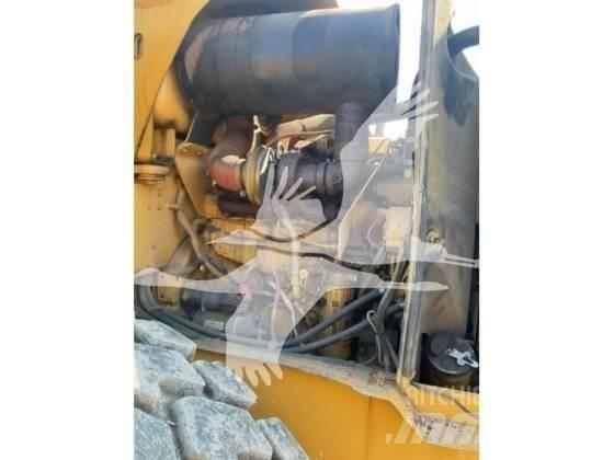 CAT 938G II لوادر بعجل