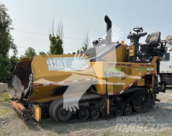 CAT AP-1055F معدات السفلتة