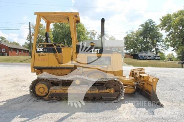 CAT D3C XL بلدوزرات مجنزرة