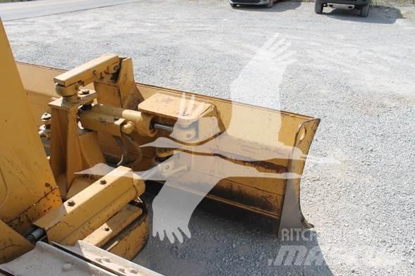 CAT D3C XL بلدوزرات مجنزرة