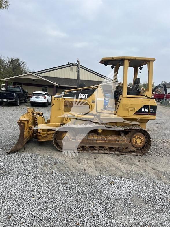 CAT D3G XL بلدوزرات مجنزرة