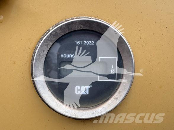 CAT D3G XL بلدوزرات مجنزرة