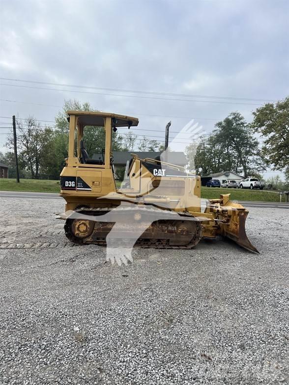 CAT D3G XL بلدوزرات مجنزرة