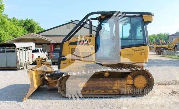 CAT D4K2 LGP بلدوزرات مجنزرة