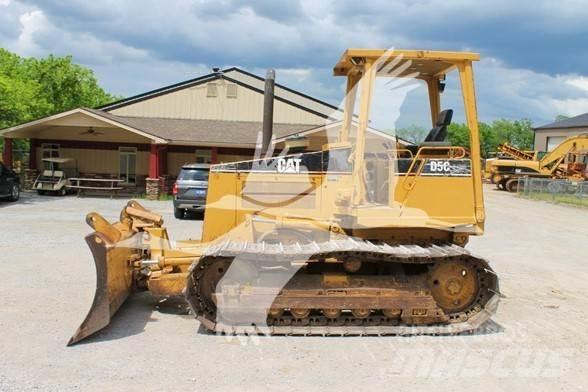 CAT D5C LGP بلدوزرات مجنزرة