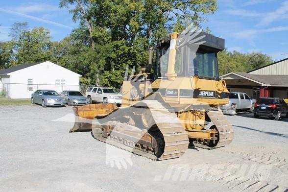 CAT D5M LGP بلدوزرات مجنزرة