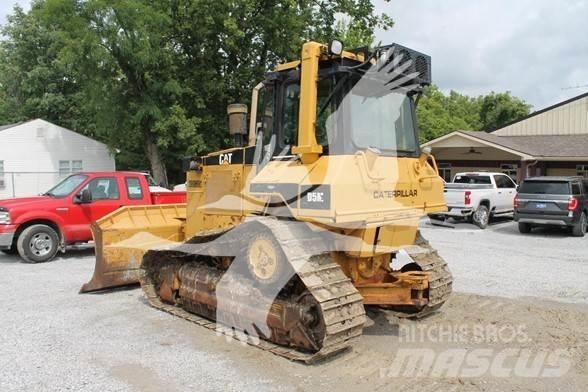 CAT D5M XL بلدوزرات مجنزرة