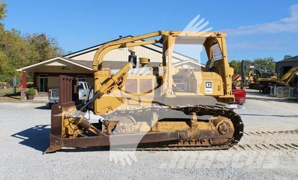 CAT D6D بلدوزرات مجنزرة