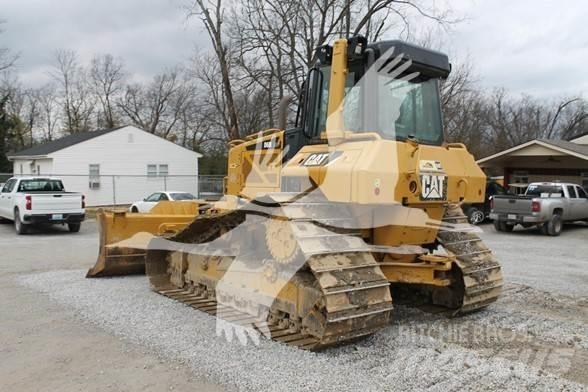 CAT D6N LGP بلدوزرات مجنزرة