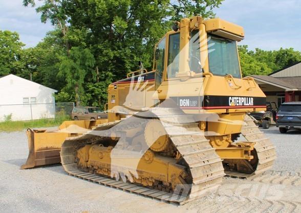 CAT D6N LGP بلدوزرات مجنزرة