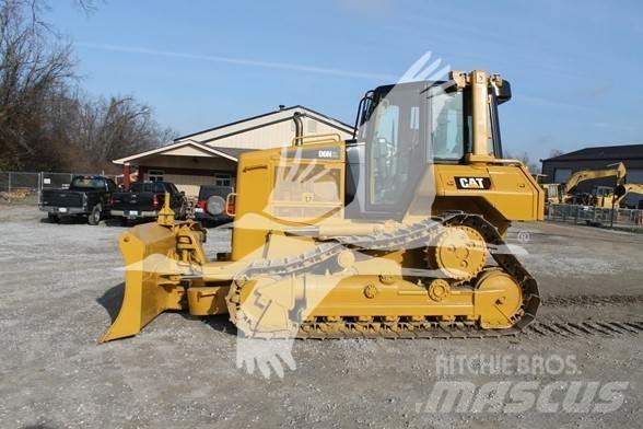 CAT D6N XL بلدوزرات مجنزرة
