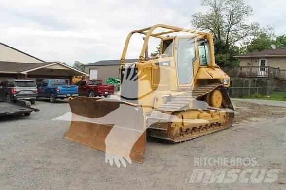 CAT D6N XL بلدوزرات مجنزرة