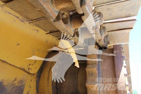 CAT D6R XW بلدوزرات مجنزرة