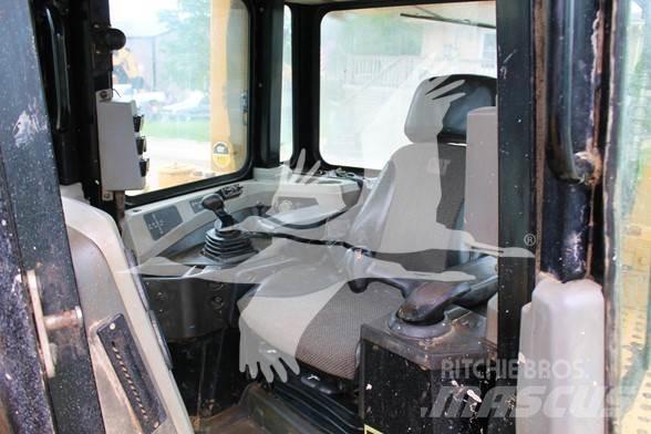 CAT D6T بلدوزرات مجنزرة