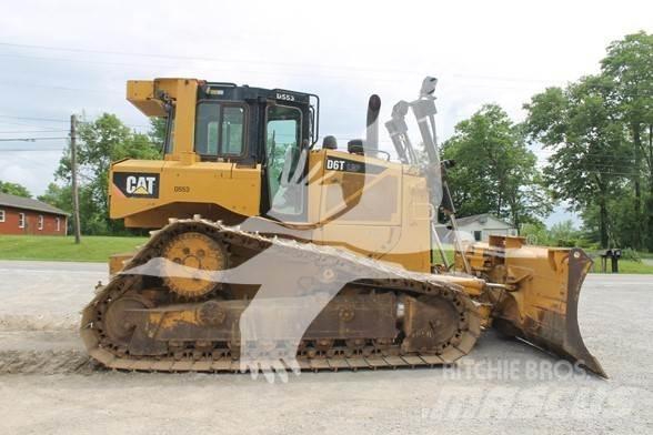 CAT D6T LGP بلدوزرات مجنزرة