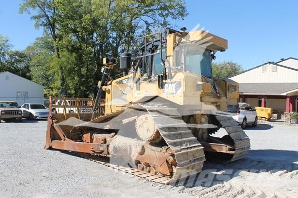 CAT D6T LGP بلدوزرات مجنزرة