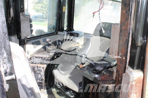 CAT D6T LGP بلدوزرات مجنزرة