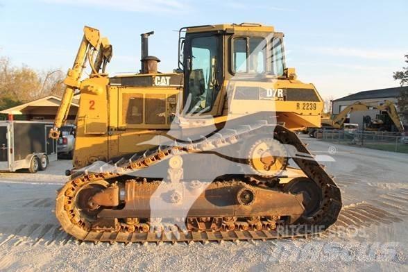 CAT D7R LGP بلدوزرات مجنزرة