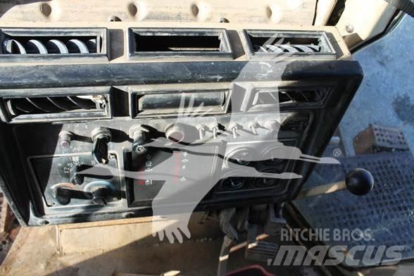 CAT D8N بلدوزرات مجنزرة