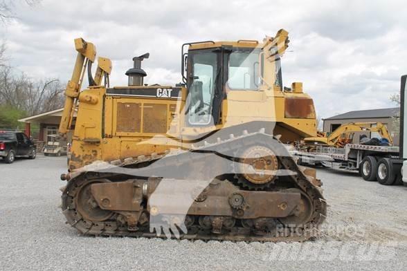 CAT D8R II بلدوزرات مجنزرة