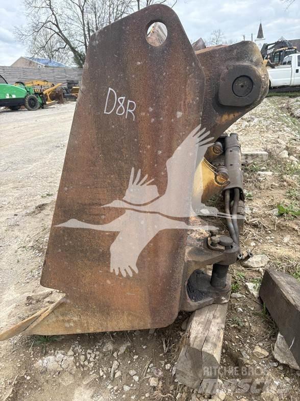 CAT D8R II بلدوزرات مجنزرة