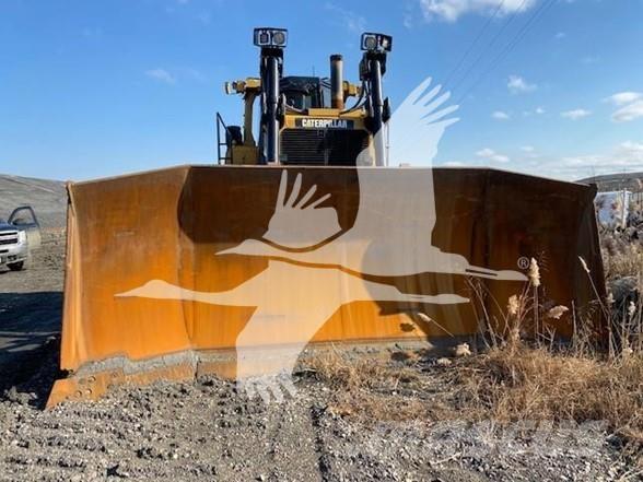 CAT D9T بلدوزرات مجنزرة