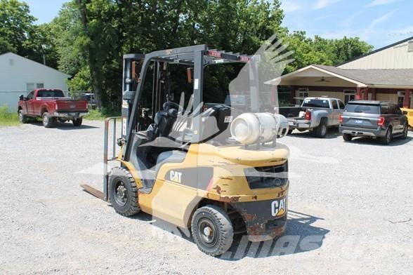 CAT GP25N شاحنات الديزل