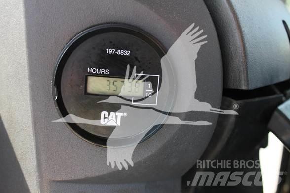 CAT IT14G لوادر بعجل