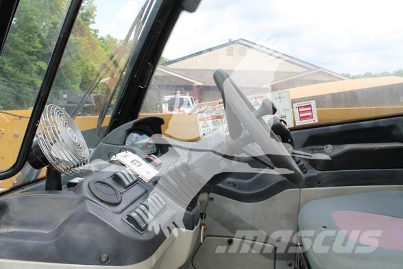CAT TH407C مناولات متداخلة
