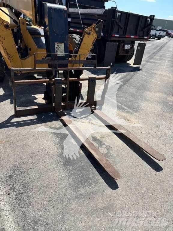 CAT TL943D مناولات متداخلة