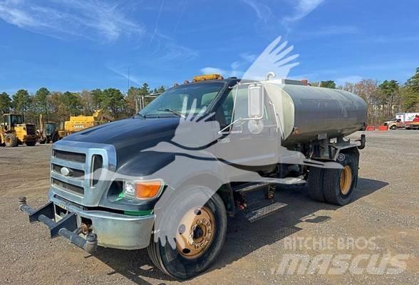 Ford F750 SD شاحنات ذات صهاريج