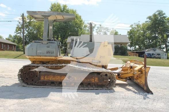 Komatsu D41P-6 بلدوزرات مجنزرة