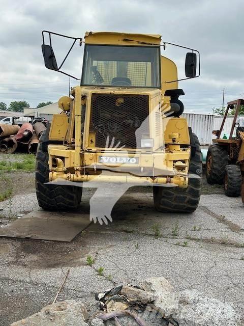 Volvo A25B صهاريج مياه