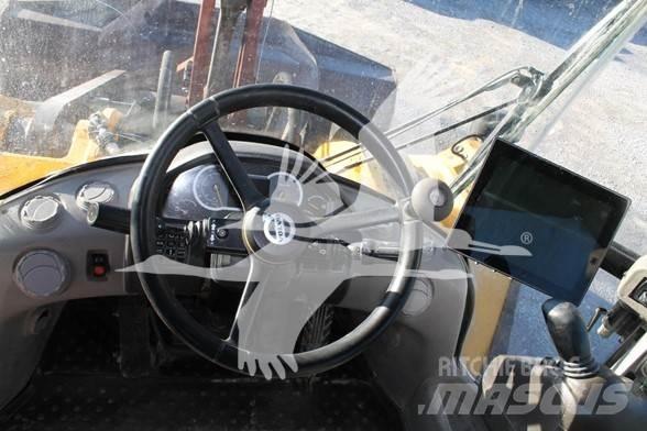 Volvo L220H لوادر بعجل