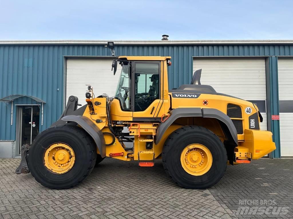 Volvo L110H لوادر بعجل