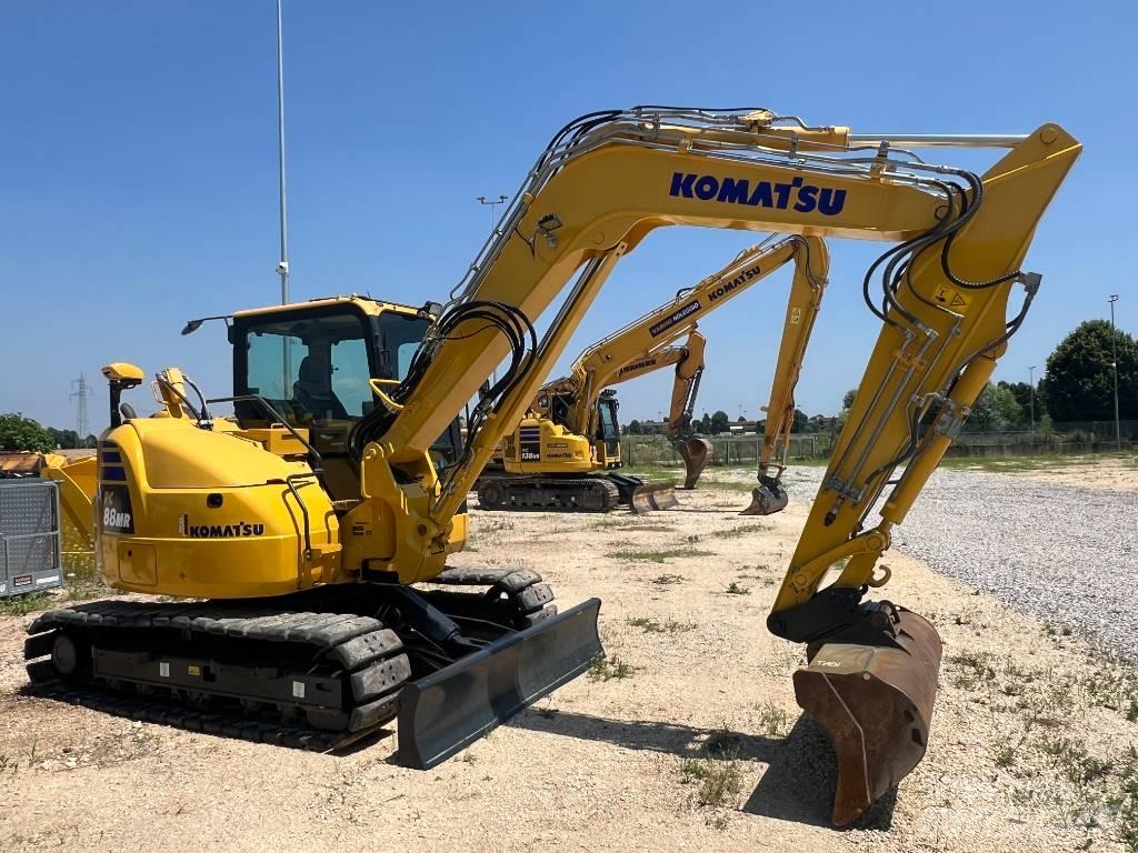 Komatsu PC 88 MR-10 حفارات زحافة