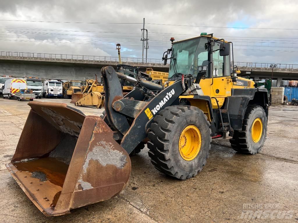 Komatsu WA320PZ-6 لوادر بعجل