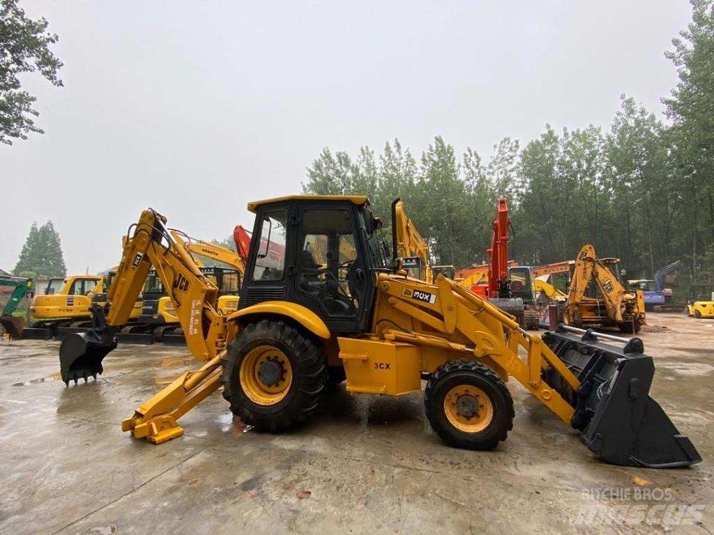 JCB 3CX لوادر ذات جرافات عكسية