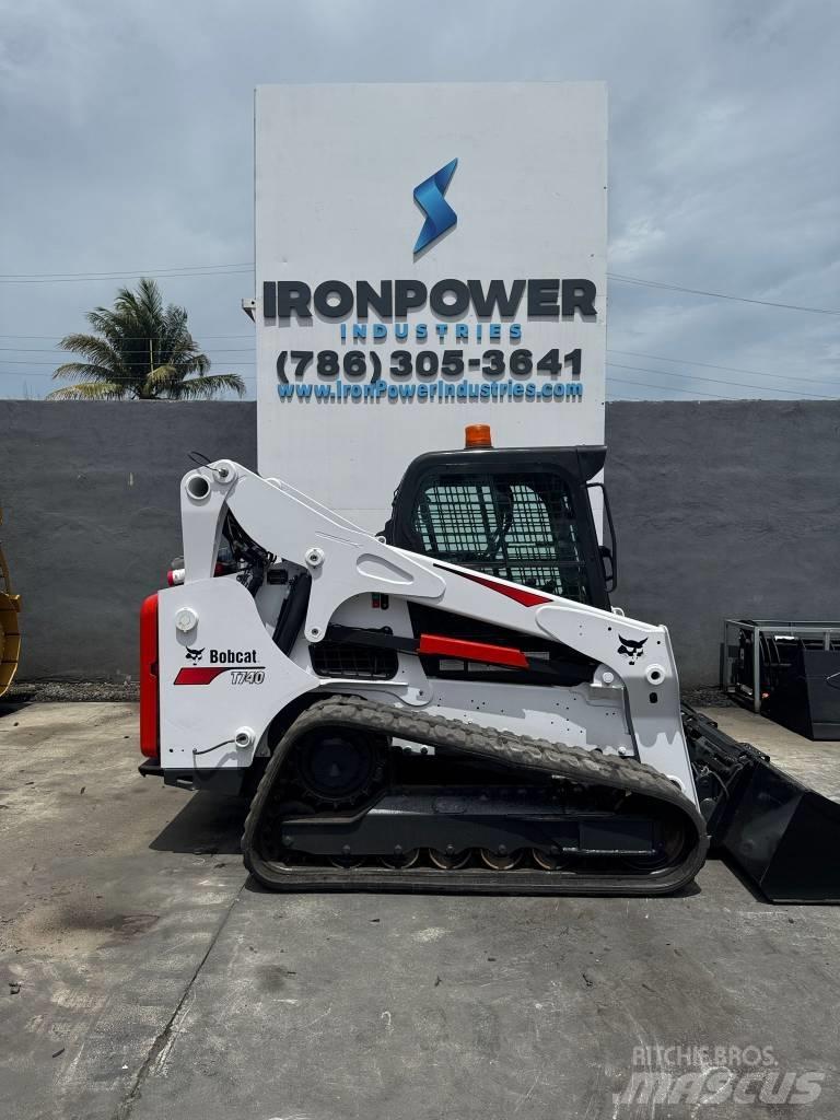 Bobcat T 740 لوادر انزلاقية التوجيه