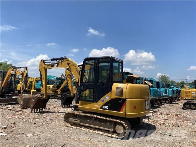 CAT 306D حفارات زحافة
