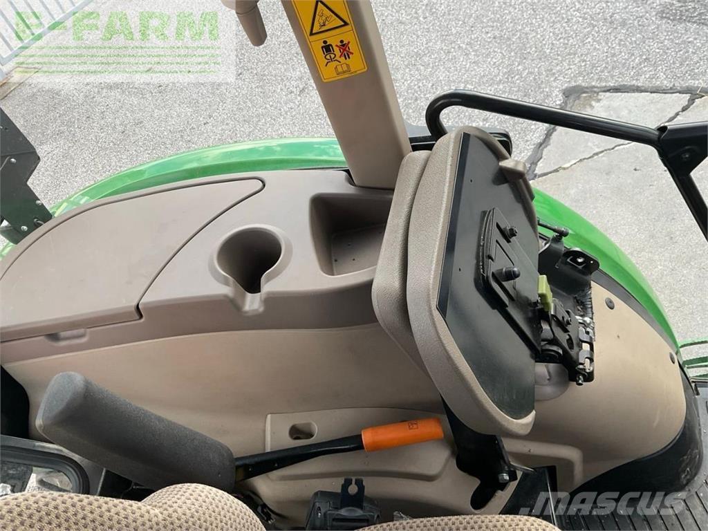 John Deere 5075E الجرارات