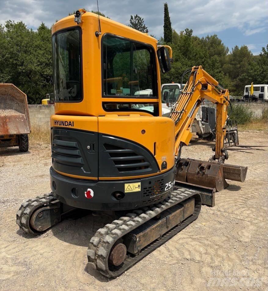 Hyundai R25Z-9 AK حفارات صغيرة أقل من 7 طن (حفارات صغيرة)