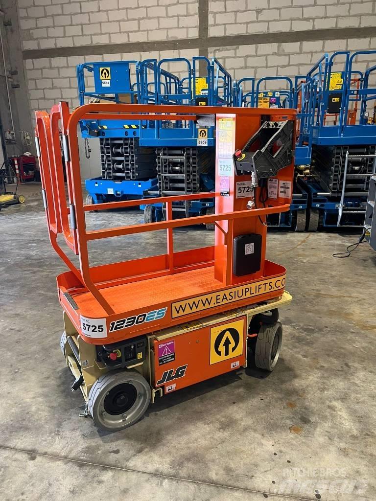JLG 1230 ES رافعات السارية الرأسية